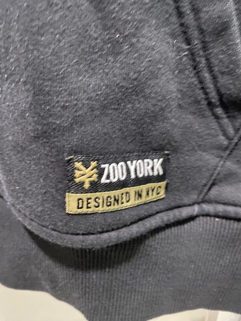 Zoo York Hoodie Jacket (Category: Activewear) located in Taguig. Submitted by lhaie23 (Listing ID 1314855348, Image 3). Description: Zoo York Black Hoodie Jacket L Original Good as new Negotiable .