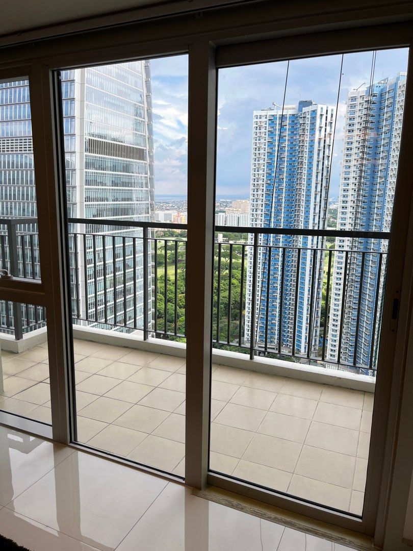 2 BR for lease at Two Maridien BGC (Category: Apartments & Condos) located in Quezon City. Submitted by kristinapedrorealty (Listing ID 1314939262, Image 2). Description: For lease Two Maridien High Street South Block BGC High floor, unobstructed view 2 BR Upgraded interiors Fully furnished With Maids room with own t&b With washing machine Parking accessible at basement 1 Many storage cabinets Smart tv in the living area and master’s BR .