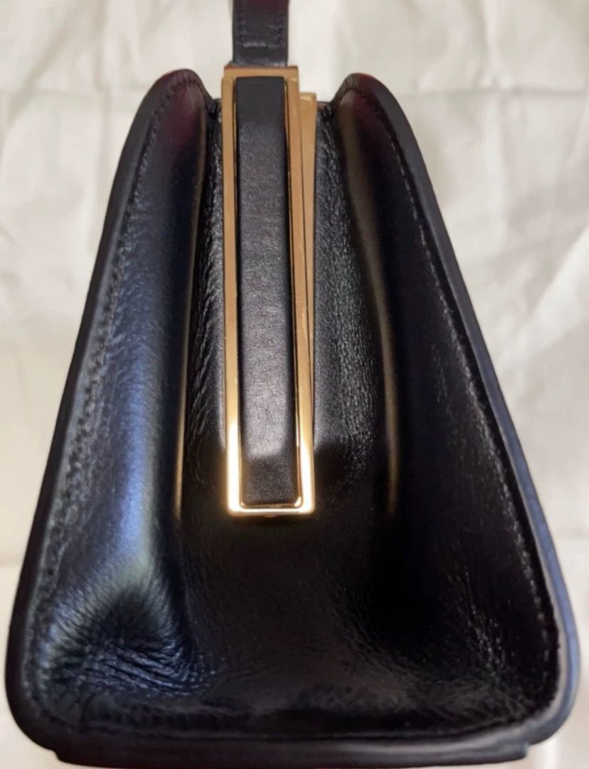 Loewe lantern bag top