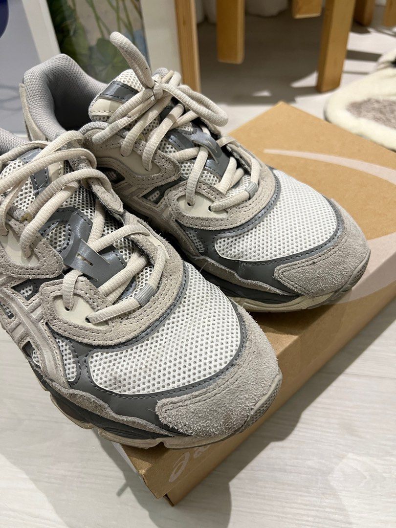 Asics GEL-NYC Oyster Cream (Category: Sneakers) located in Singapore. Submitted by panicstation (Listing ID 1315095782, Image 2). Description: Asics GEL-NYC oyster cream US7/UK6/EU40 Authentic bought from HBX Item is used, not worn often, selling as is.