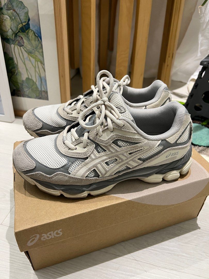 Asics GEL-NYC Oyster Cream (Category: Sneakers) located in Singapore. Submitted by panicstation (Listing ID 1315095782, Image 3). Description: Asics GEL-NYC oyster cream US7/UK6/EU40 Authentic bought from HBX Item is used, not worn often, selling as is.