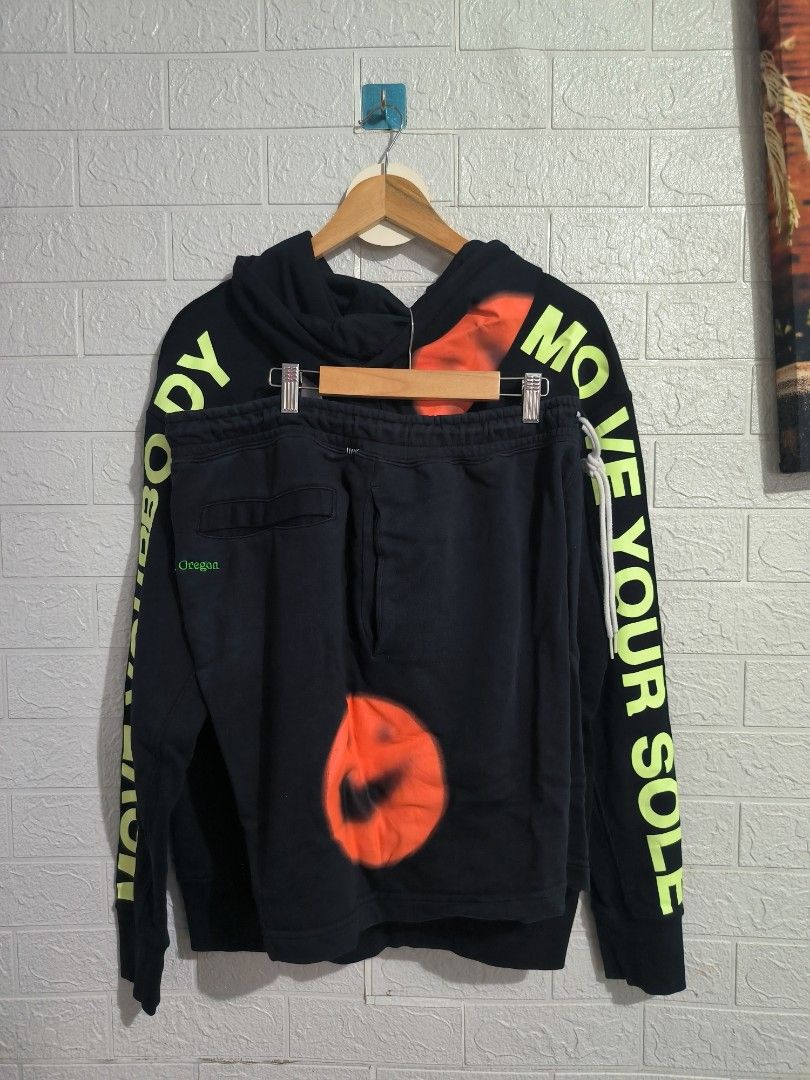 nike world tour hoodie and shorts