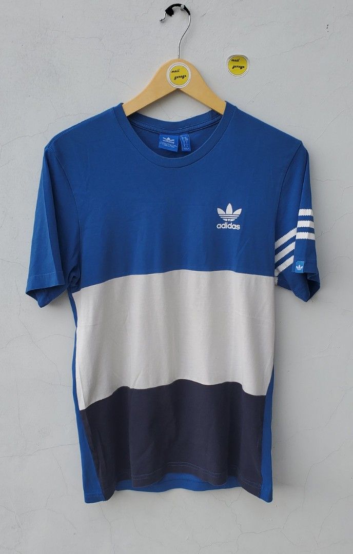 Foto baju adidas store