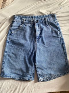 (Category: ) located in . Submitted by maesbranded (Listing ID 1314960031, Image 1). Description: .