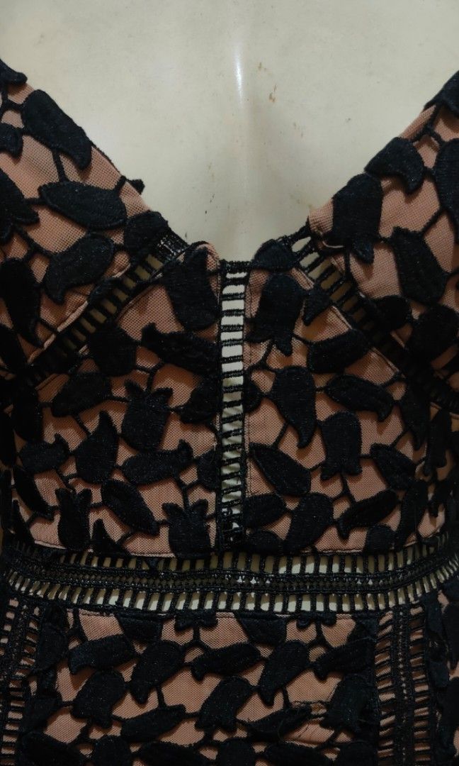 Black Midi Lace Dress (Category: Dresses) located in Cavite. Submitted by le.amethyst (Listing ID 1314964690, Image 3). Description: 📢 LAST PRICE POSTED 📢 NO HAGGLING! 🌻padded 🌻fixed string strap 🌻zipper back 🌻Best fit: XSmall (S on tag) 🌻B: up to 33" 🌻W: 26" 🌻Length: 48" (from shoulder).