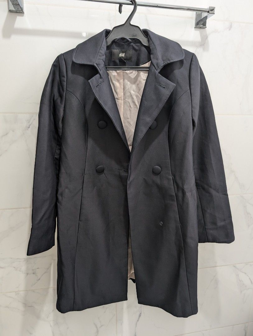 Brand New H&M Winter Coat (Category: Coats, Jackets and Outerwear) located in Pasig City. Submitted by shoppesmiths (Listing ID 1315018128, Image 1). Description: H&M COAT Color: Black Condition: Brand new. Never been used. Bought in H&M Hong Kong Size on tag: EUR 34 / US 4 but can fit S-M Selling for: Pls comment or DM me your offer 📍Location: Pasig (until end of July) 💵 MOP: Metrobank, BPI, or Gcash 🛵 Can be picked up via Grab, Lalamove, or 