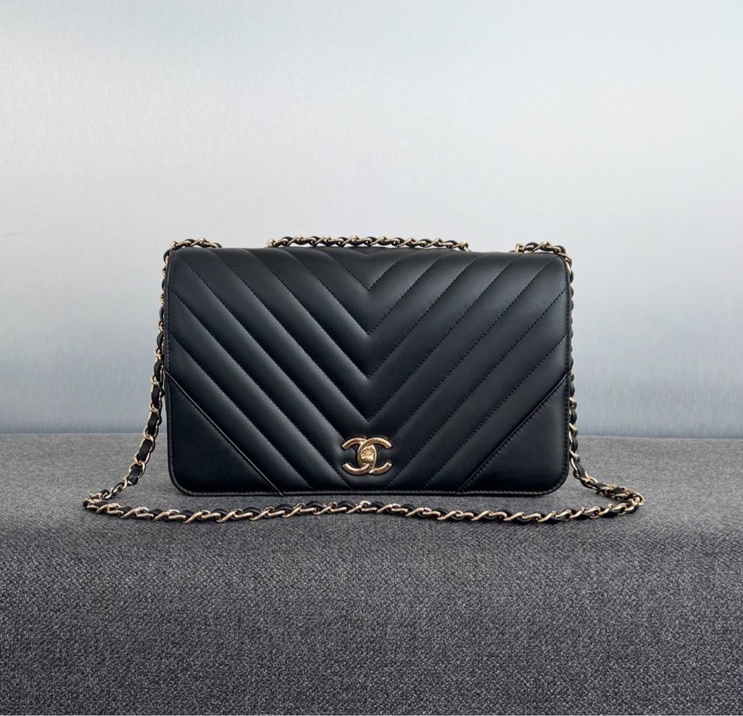 Chanel chevron statement flap bag hot sale