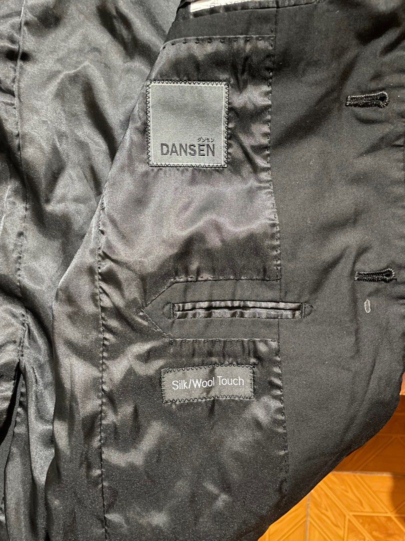 Dansen Coat/Blazer (Category: Coats, Jackets and Outerwear) located in Caloocan City. Submitted by n0thingshere (Listing ID 1315045127, Image 3). Description: Size 44 (I believe this is medium but is slim fit) Rfs: tumaba/decluttering.