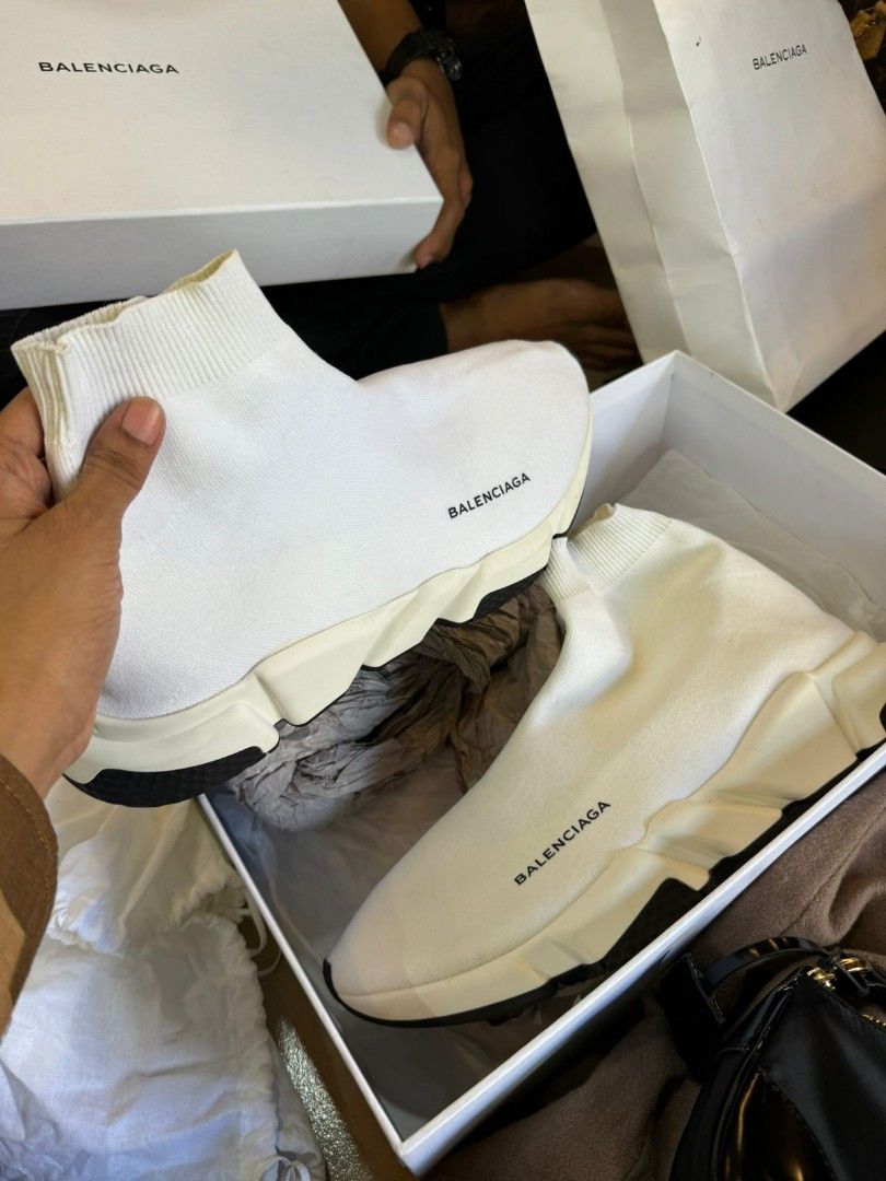 Fast Sale Preloved Balenciaga White Knit Fabric Shock Shoes size 44 With dustbag and box Nett Exclude ongkir Fesyen Pria Sepatu Sneakers di Carousell