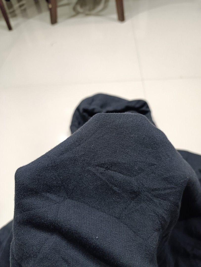 Fear of God everyday hoodie (Category: Luxury Apparel) located in Davao. Submitted by idioticthrifter (Listing ID 1315110156, Image 2). Description: Fear of God fourth collection everyday hoodie Womens issue: one pinhole. Large on tag dimes: 24L x 28w cropped ang style nya. Negotiable po sya🖤.