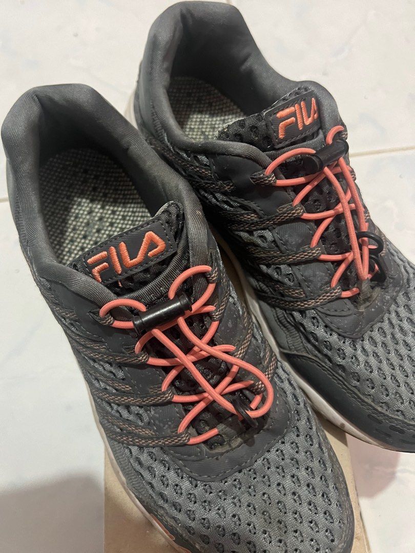 Fila Running Shoes (Category: Sneakers) located in Santa Cruz. Submitted by jhinelle (Listing ID 1315111332, Image 2). Description: No box, original fila. Want to get rid of this one also since its not my style anymore.Used it 3-5 times. Comfy so much..