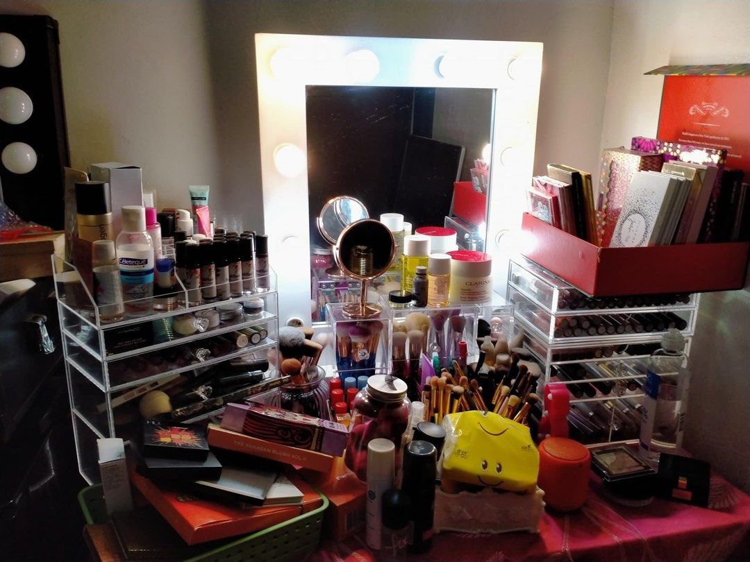 For swap all authentic (Category: Makeup) located in Makati City. Submitted by dilancay (Listing ID 1314949783, Image 1). Description: Bnew and swatched only pm for more info I pref makeups perfumes bags for swap☺️.