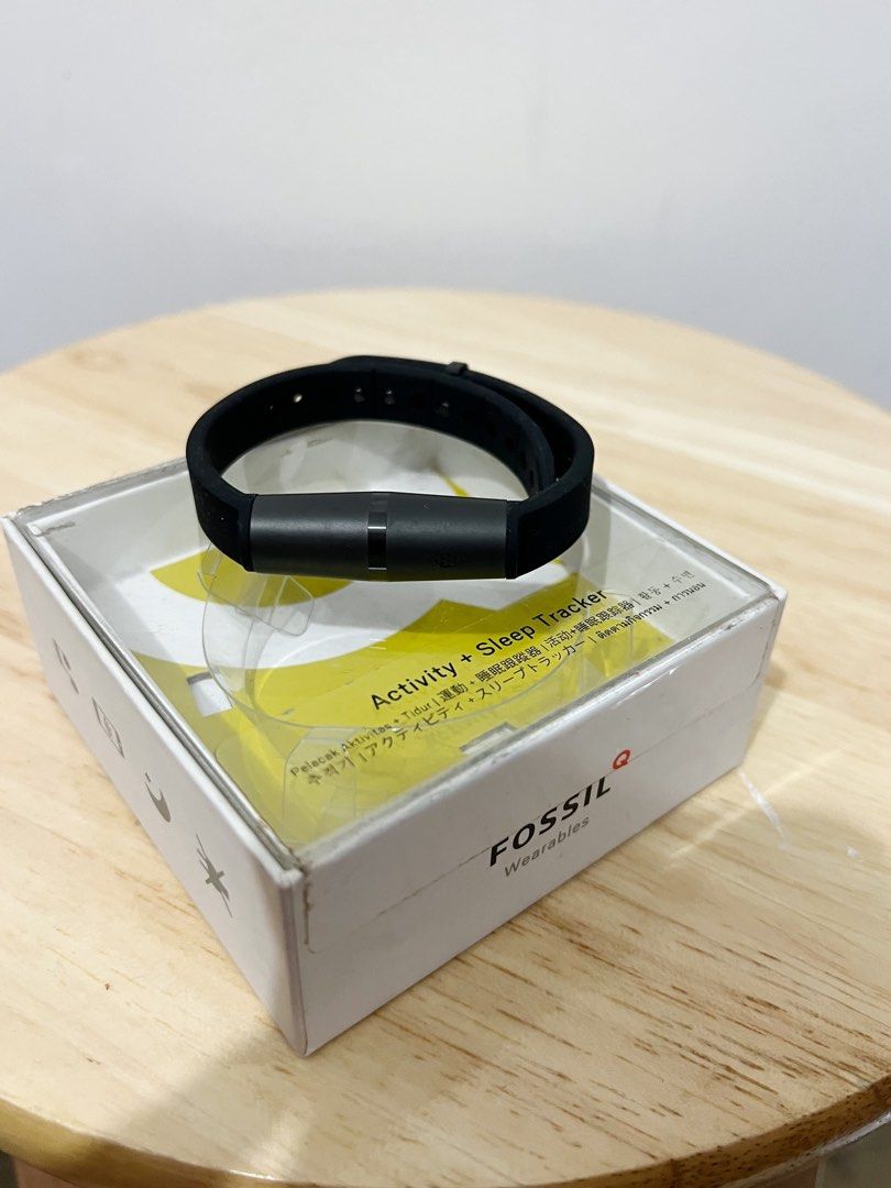 Fossil sleep tracker Men s Fashion Footwear Shoe inserts accessories on Carousell