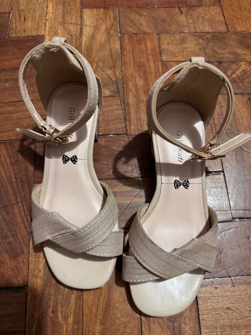 Gibi kids sandals (Category: Sandals) located in Cavite. Submitted by nicainics (Listing ID 1315044729, Image 1). Description: Used once gibi kids sandals Size 28cm.
