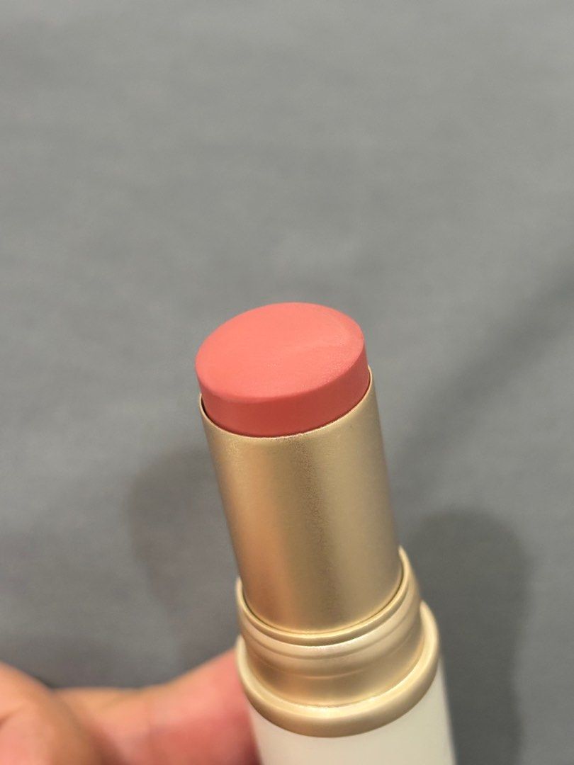 Hince True Dimension Balm in Tender Room (Category: Makeup) located in Consolacion. Submitted by theyluvjwon (Listing ID 1315058626, Image 3). Description: - Used thrice on palm - Chanel Baume dupe.