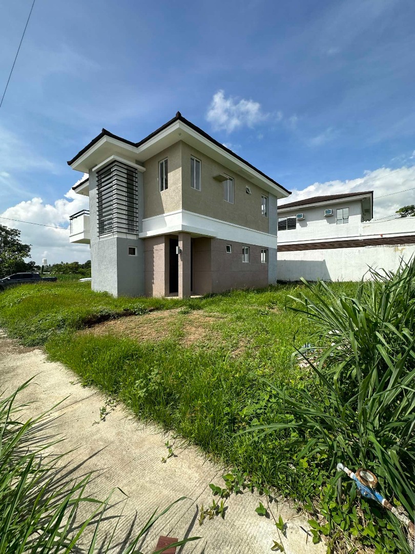 House And Lot For Sale Hillcrest Estate Nuvali Holly Model Corner Lot ...