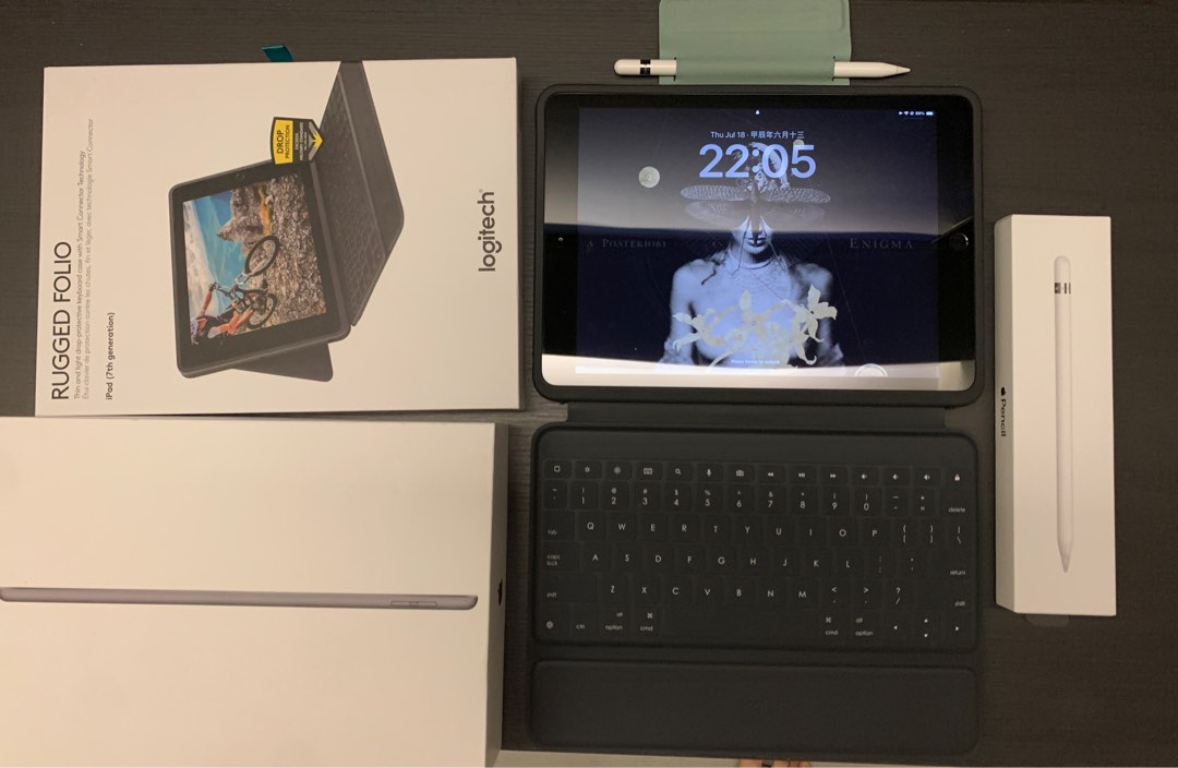 iPad Wi-Fi 128GB Space Grey (7th Generation) + Logictech Rugged Folio ...
