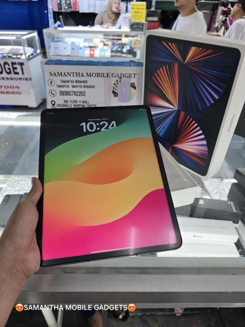 Ipad Pro M1 12.9 5th Generation 1TB Wifi And Cellular (Category: iPad) located in Quezon City. Submitted by samanthaga21954 (Listing ID 1314987478, Image 2). Description: Ipad Pro M1 12.9 5th Generation 1TB Wifi And Cellular Secondhand Complete Package Same Serial Box Onhand Stock.