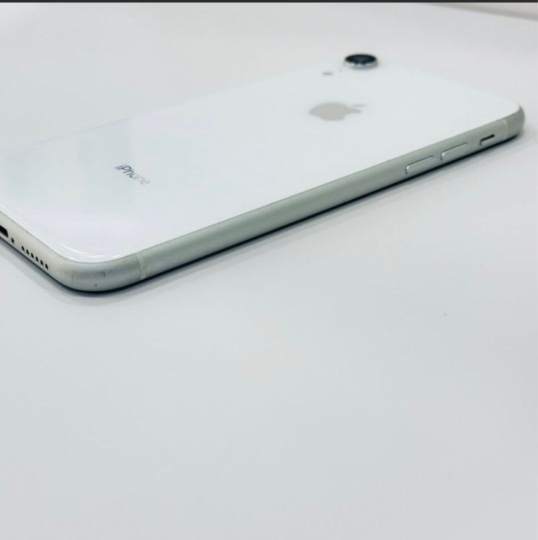 iPhone XR 64GB White, Mobile Phones & Gadgets, Mobile Phones