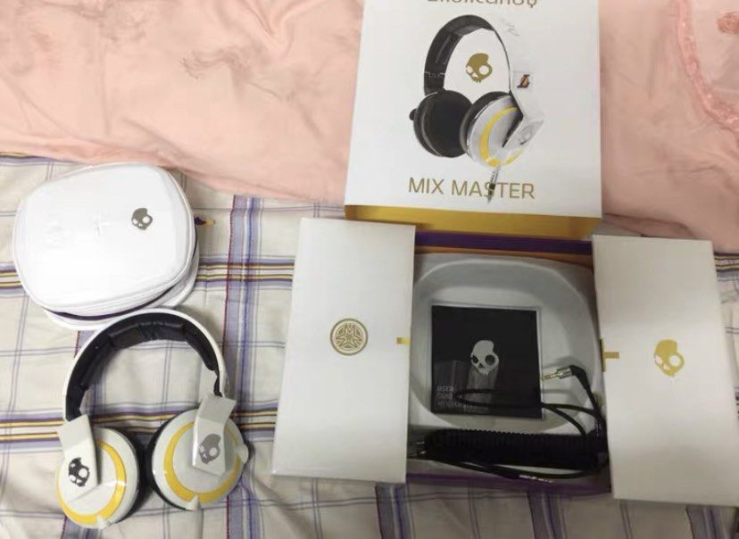 Kobe Bryant Skullcandy Mix Master Headphones