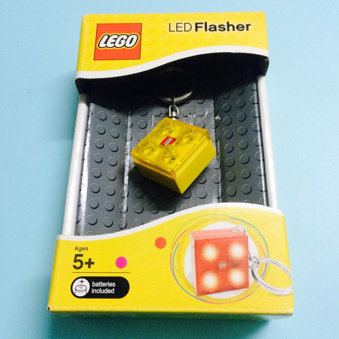Lego 黃色閃燈鎖匙扣keychain, 興趣及遊戲, 玩具& 遊戲類- Carousell