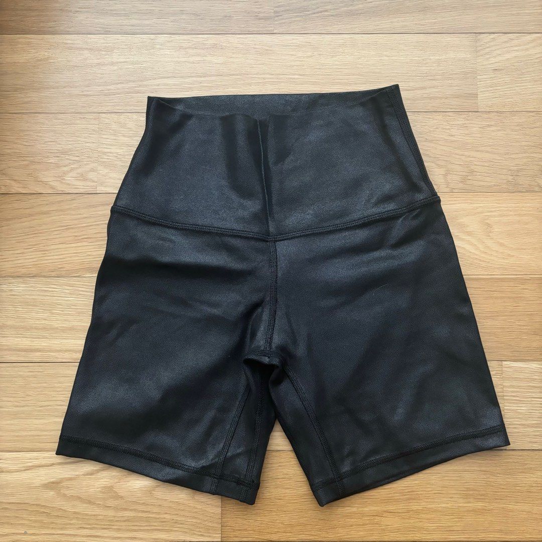 Wunder under shorts 2025