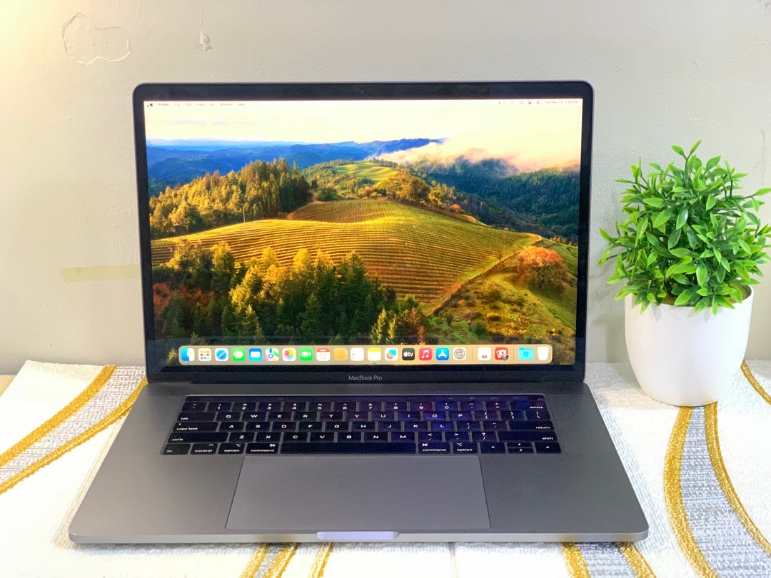 MacBook Pro 2018 15-inch Core i7 16gb Ram 256gb Storage, Computers ...