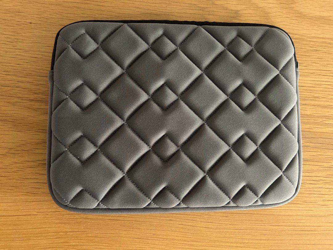 Marc jacobs macbook air case clearance
