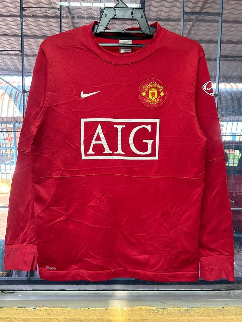 nike manchester united sweatshirt