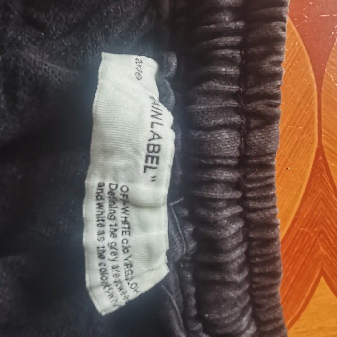 OFF WHITE SHORT (ACID WASH) (Category: Shorts) located in Maria Aurora. Submitted by thriftteeth (Listing ID 1315016992, Image 3). Description: NO ISSUE EXELLENT CONDITION 9/10 COLOR RATE 28 WAIST (GARTERIZED) X 19 LENGTH X 12 LEG HOLE MOP:GCASH COURIER:JNT.