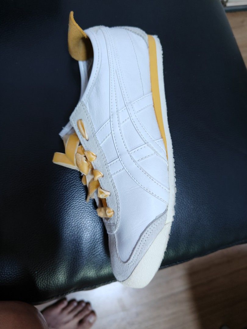 Onitsuka Tiger Mexico 66 (Category: Sneakers) located in Singapore. Submitted by eugene_hii (Listing ID 1315113382, Image 8). Description: This sneaker not suit to my GF foot size. and she wear around 5-10 times. previously bought TH4500 Thai batt..