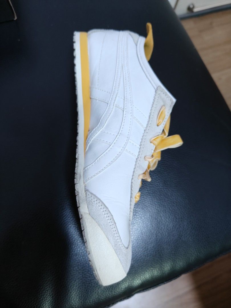 Onitsuka Tiger Mexico 66 (Category: Sneakers) located in Singapore. Submitted by eugene_hii (Listing ID 1315113382, Image 7). Description: This sneaker not suit to my GF foot size. and she wear around 5-10 times. previously bought TH4500 Thai batt..