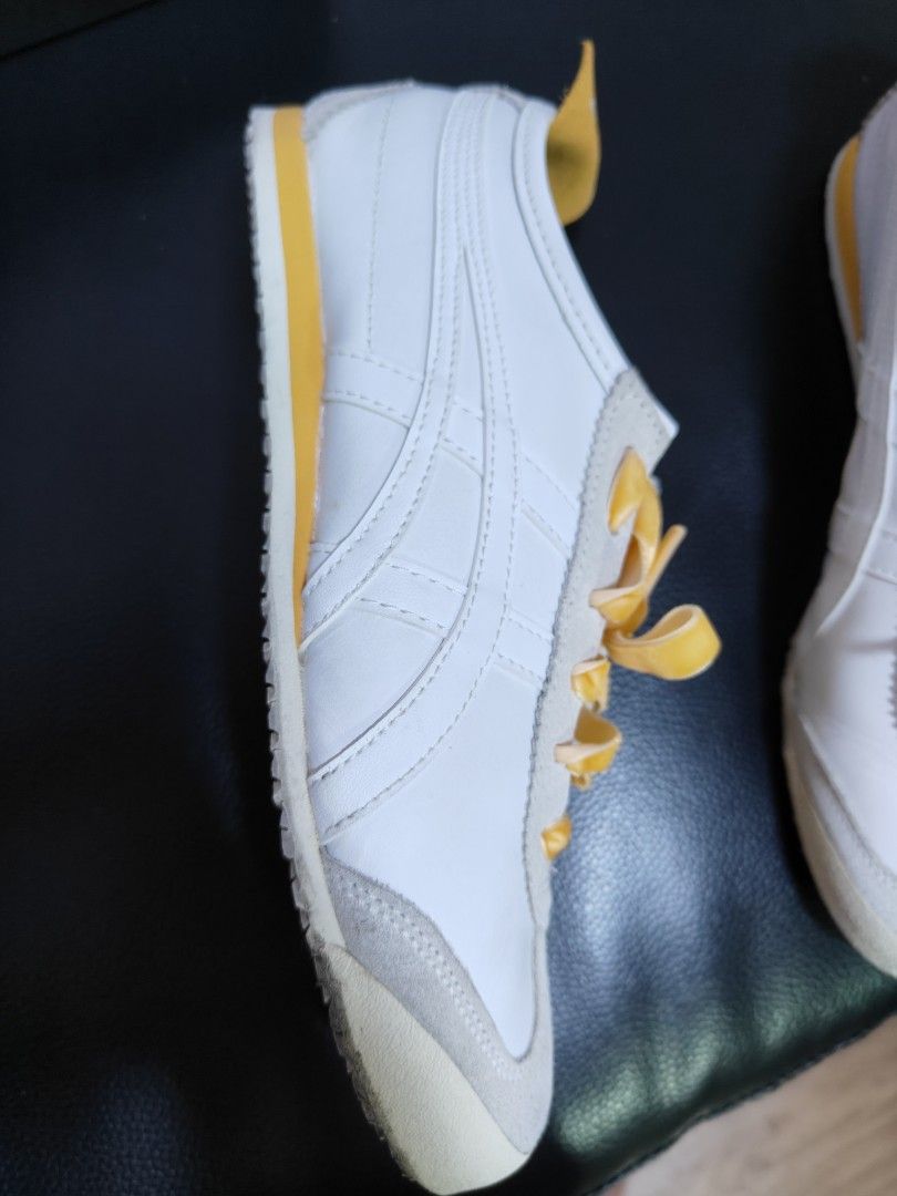 Onitsuka Tiger Mexico 66 (Category: Sneakers) located in Singapore. Submitted by eugene_hii (Listing ID 1315113382, Image 6). Description: This sneaker not suit to my GF foot size. and she wear around 5-10 times. previously bought TH4500 Thai batt..