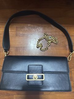 (Category: ) located in . Submitted by evelyntay (Listing ID 1315062016, Image 1). Description: .