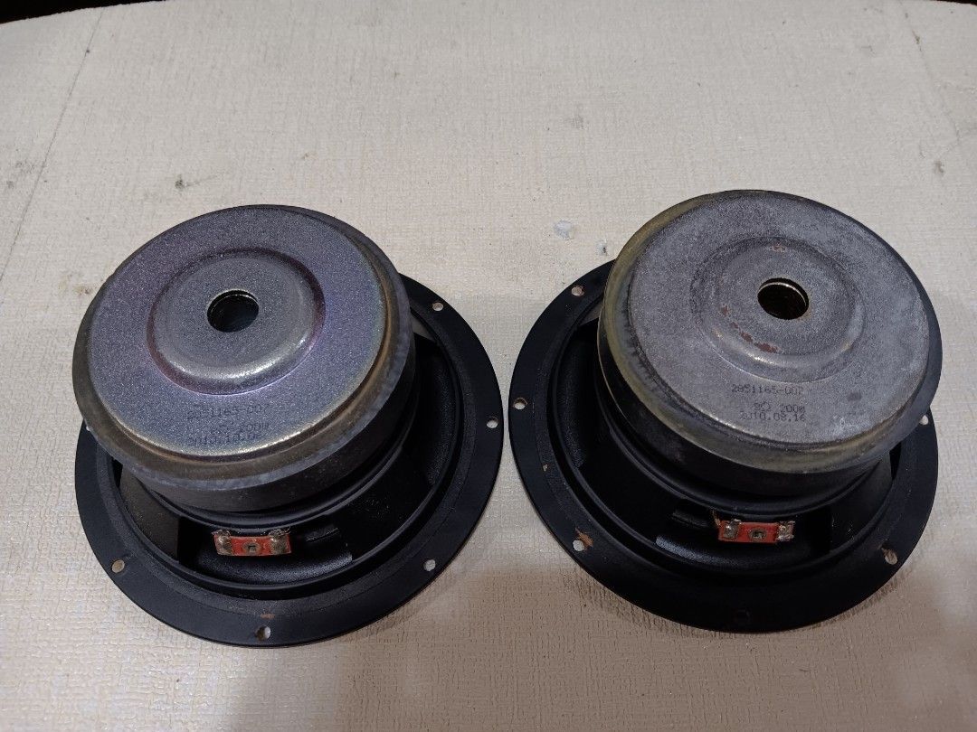Philips Subwoofer for ur Amplifier Receiver (Category: Soundbars, Speakers & Amplifiers) located in Mandaluyong City. Submitted by edward.l1 (Listing ID 1314936843, Image 2). Description: Philips Subwoofer 1pc nlng po 200watts @ 8ohms Txt or Call : Edward 09271307626.