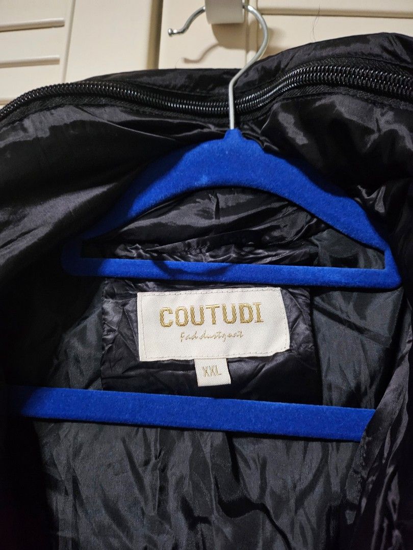 Puffer Jacket (Category: Coats, Jackets and Outerwear) located in Singapore. Submitted by sexybeast1022 (Listing ID 1315048784, Image 3). Description: used once for a trip. ourgrown hence selling.