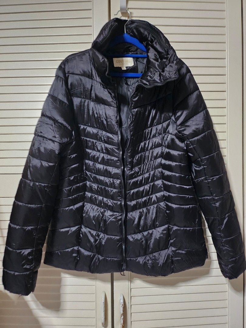 Puffer Jacket (Category: Coats, Jackets and Outerwear) located in Singapore. Submitted by sexybeast1022 (Listing ID 1315048784, Image 1). Description: used once for a trip. ourgrown hence selling.