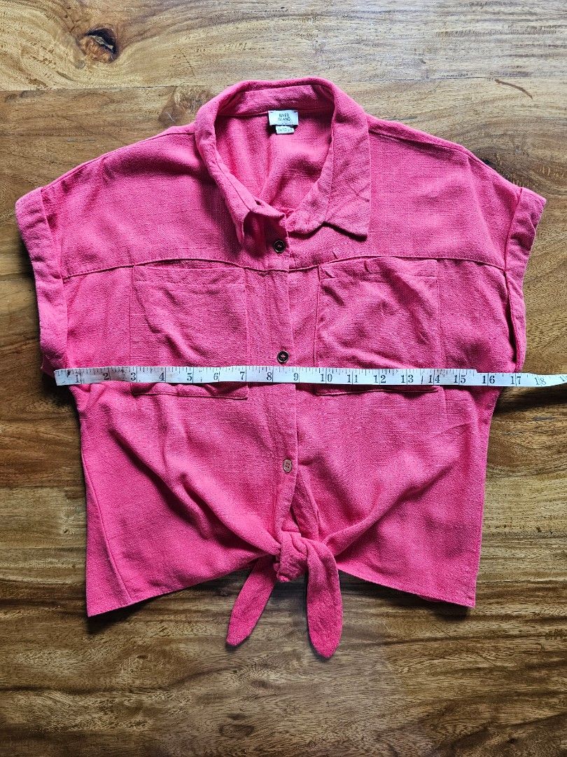 River Island Viscose Linen Croptop (Category: Blouses) located in Bulacan. Submitted by mrst27 (Listing ID 1314944647, Image 2). Description: See pictures for measurement reference. * Payment first via gcash * Seller is from Bulacan, SF will be shouldered by the buyer. * Shipping via JnT within 2 days after payment. #listsellwin.