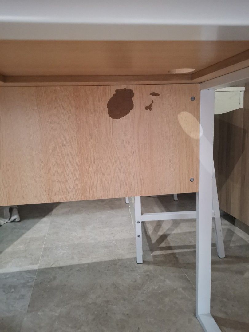 Study Table (Category: Tables & Sets) located in Singapore. Submitted by artofgolf.menu (Listing ID 1314948607, Image 3). Description: self collect at Nottinghill Suites.