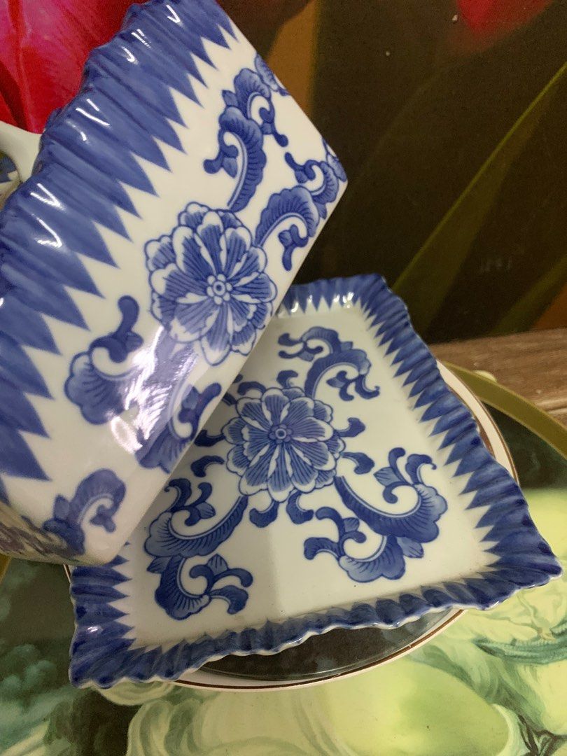 Victoria Kitchenware Vintage Large VICTORIA WARE Blue & White CHEESE / BUTTER LIDDED DISH ...