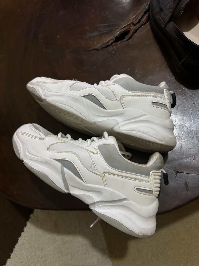 World balance white rubber shoes Babies Kids Babies Kids Fashion on Carousell