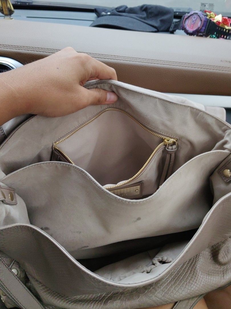 ZANELLATO (Category: Luxury Bags & Wallets) located in Davao. Submitted by daneyvintage (Listing ID 1315029246, Image 2). Description: .