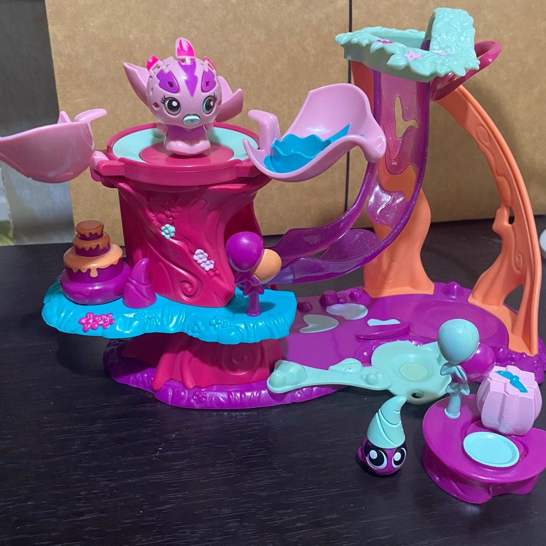 zoobles spike’s birthday playset (Category: Designer & Blind Box Toys) located in Cavite. Submitted by star444ngel (Listing ID 1314996444, Image 2). Description: • can pass as brand new • no issues: all pieces are complete & nothing broken.