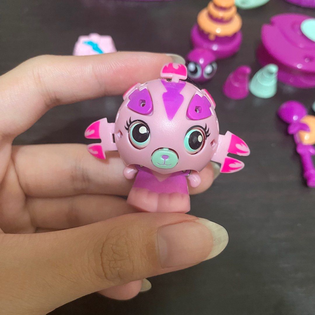 zoobles spike’s birthday playset (Category: Designer & Blind Box Toys) located in Cavite. Submitted by star444ngel (Listing ID 1314996444, Image 3). Description: • can pass as brand new • no issues: all pieces are complete & nothing broken.