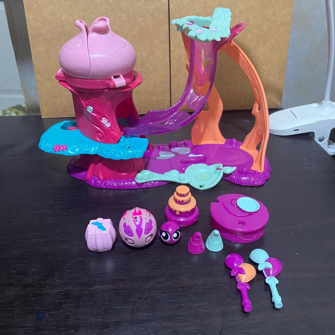 zoobles spike’s birthday playset (Category: Designer & Blind Box Toys) located in Cavite. Submitted by star444ngel (Listing ID 1314996444, Image 1). Description: • can pass as brand new • no issues: all pieces are complete & nothing broken.