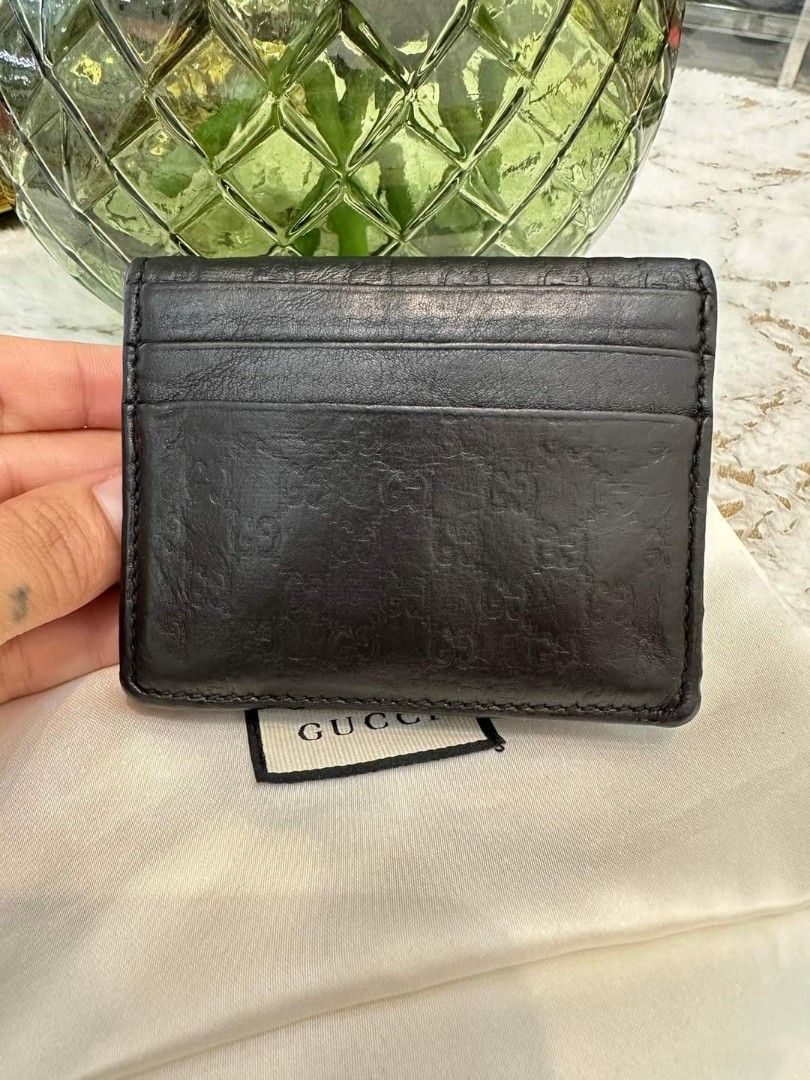 💯 Gucci card holder (Category: Luxury Bags & Wallets) located in General Santos City (Dadiangas). Submitted by braverabbit.67 (Listing ID 1315153933, Image 3). Description: Orig💯✅ Card holder Small size in very good condition with Original dust bag.