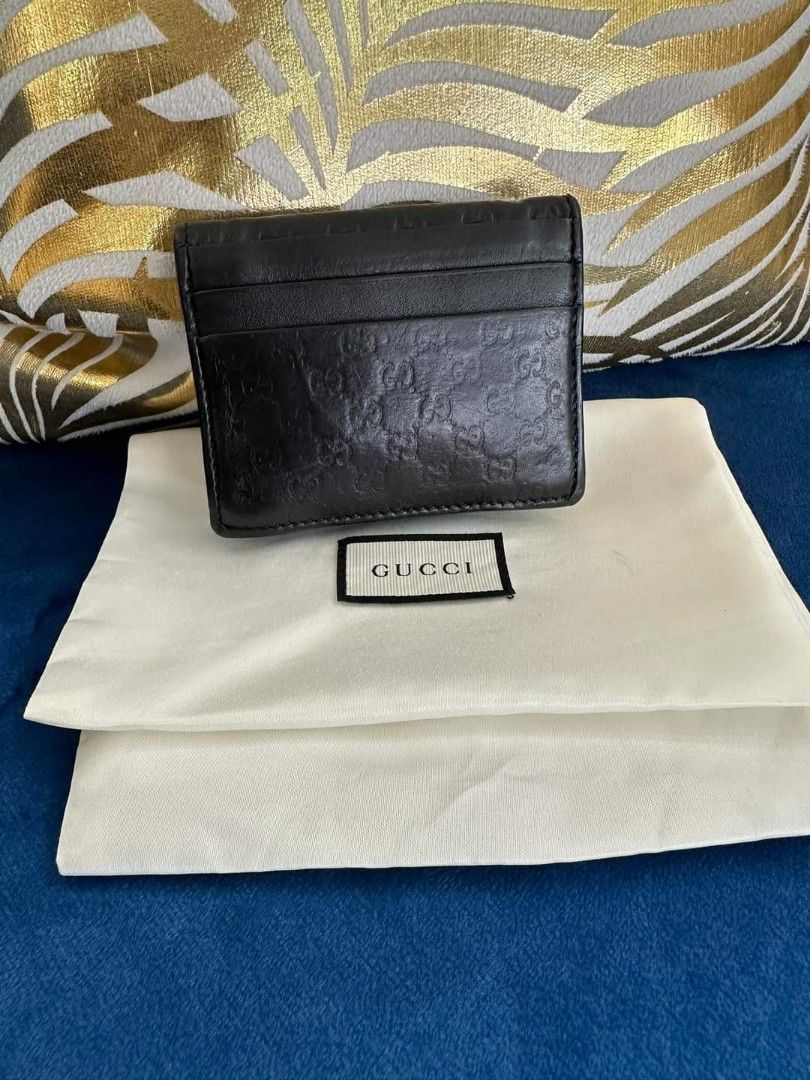 💯 Gucci card holder (Category: Luxury Bags & Wallets) located in General Santos City (Dadiangas). Submitted by braverabbit.67 (Listing ID 1315153933, Image 2). Description: Orig💯✅ Card holder Small size in very good condition with Original dust bag.