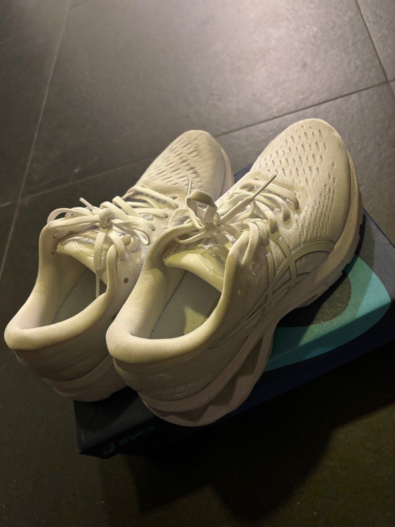 Asics women gel kayano 27 US size 6