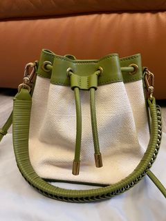 （分類：）位於 。 由 kapacm 提交（商品編號 1315135583，圖片 1）。簡介： 。