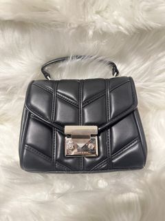 (Category: ) located in . Submitted by preloved_purses (Listing ID 1315217563, Image 1). Description: .